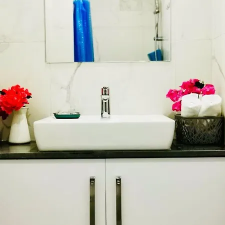 Lägenhet Michel Flat By Renters Cy *