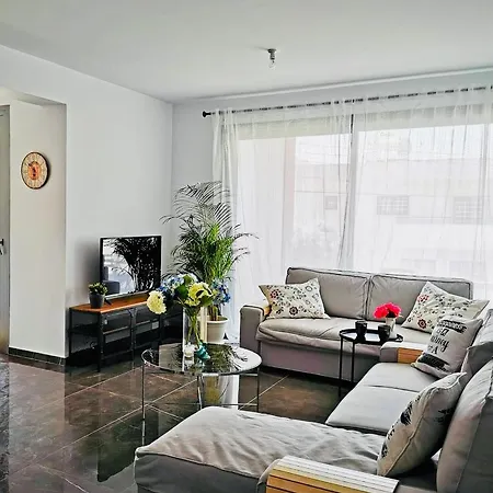 Michel Flat By Renters Cy Lägenhet *