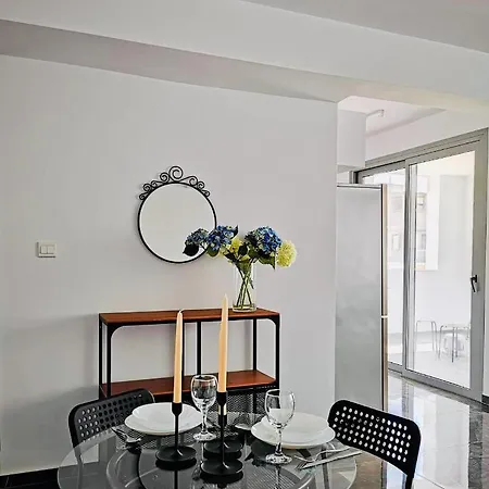 Lägenhet Michel Flat By Renters Cy Larnaca