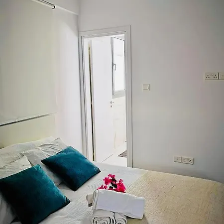 Lägenhet Michel Flat By Renters Cy Larnaca